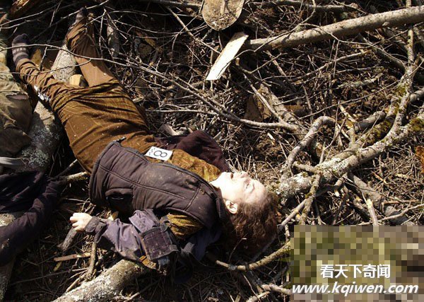 ����Ͷ4�ֵ�ҩը�ٿֲ����ӱ����� ʬ���������(ֱ����ͼ57P)